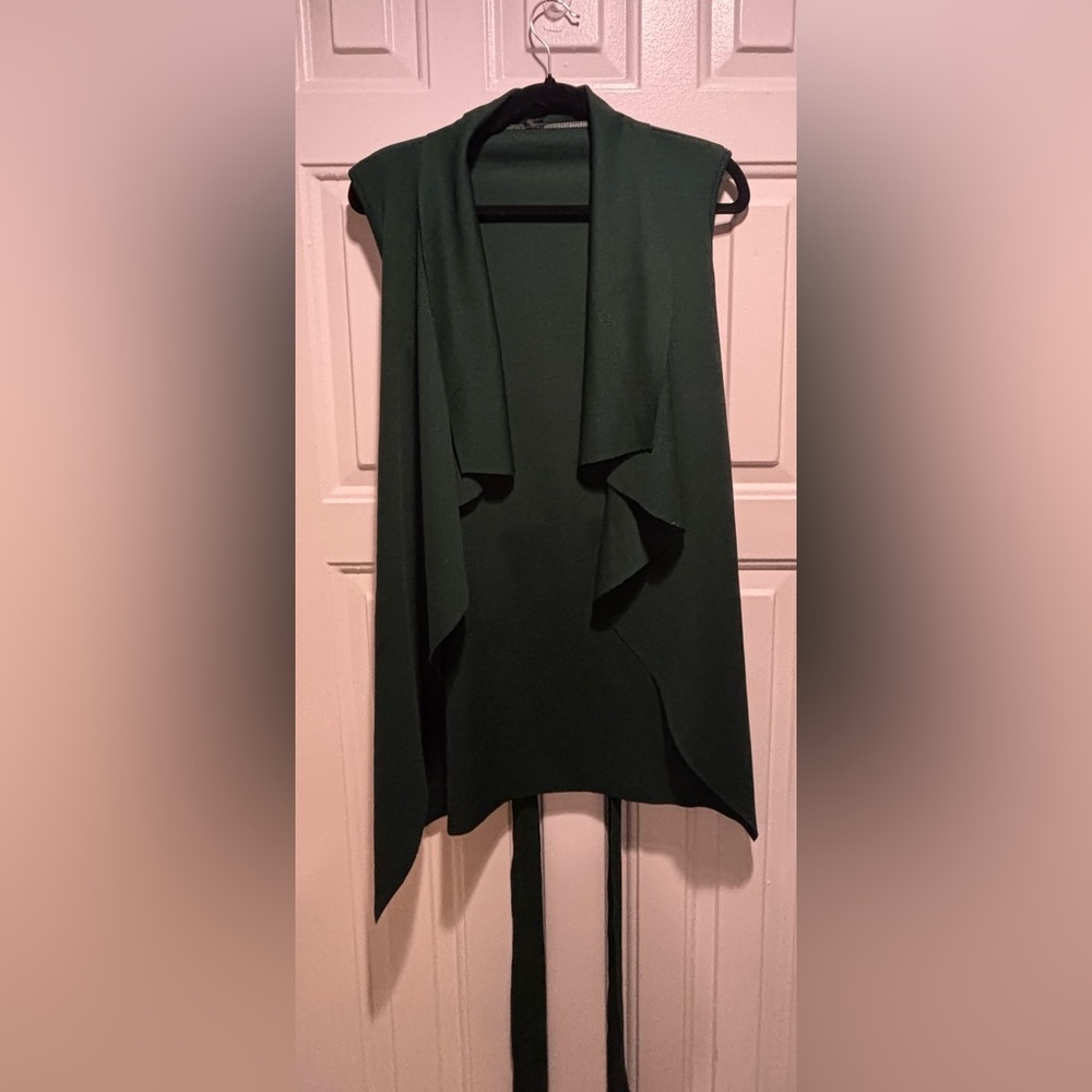 Elegant Green Women's Sweater Vest